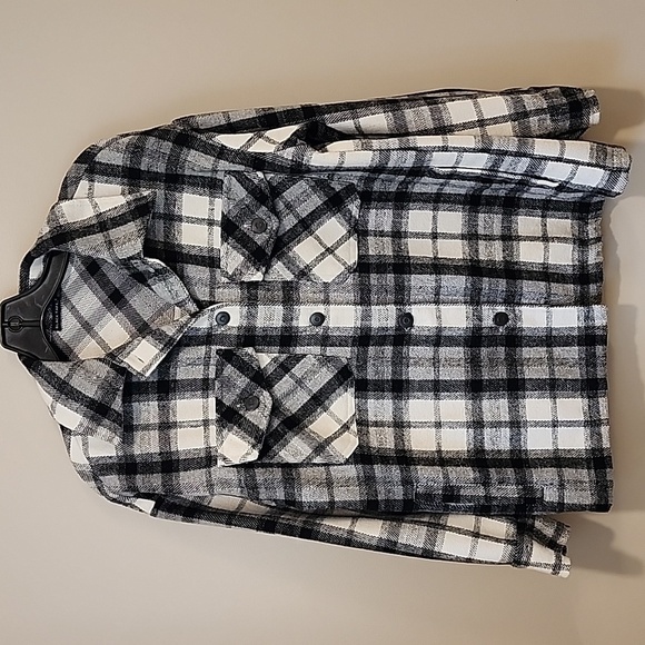 Black Tape Shacket Button Front Thick Flannel Black/Cream/Gray Plaid size XS - Picture 1 of 5